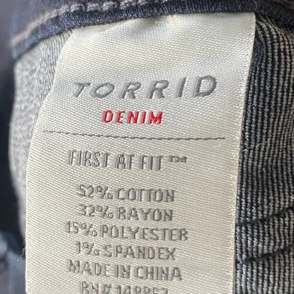 Torrid Dark Wash Triple Button Skinny Jeggings/Jeans. Size 10R. - Picture 9 of 9